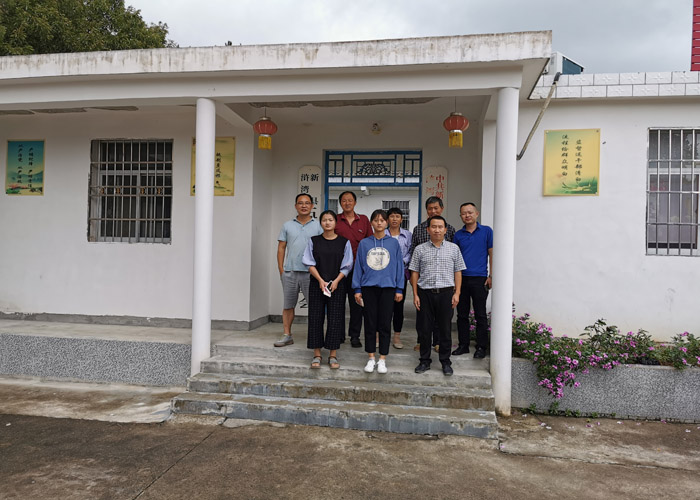 東盈控股資助貧困大學(xué)生